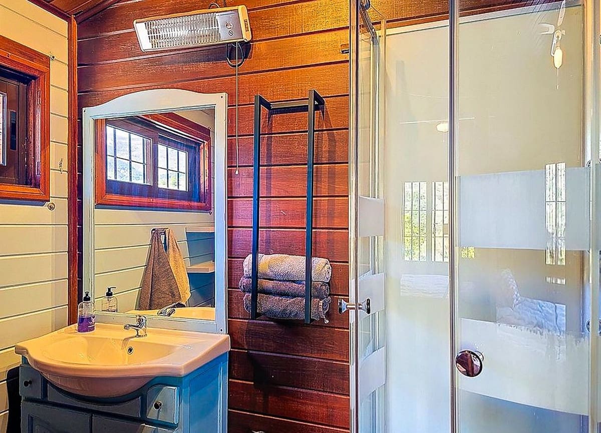 Chalet de 2 habitaciones en Sedella en venta con piscina garaje - 295.000 € (Ref: 9564056)