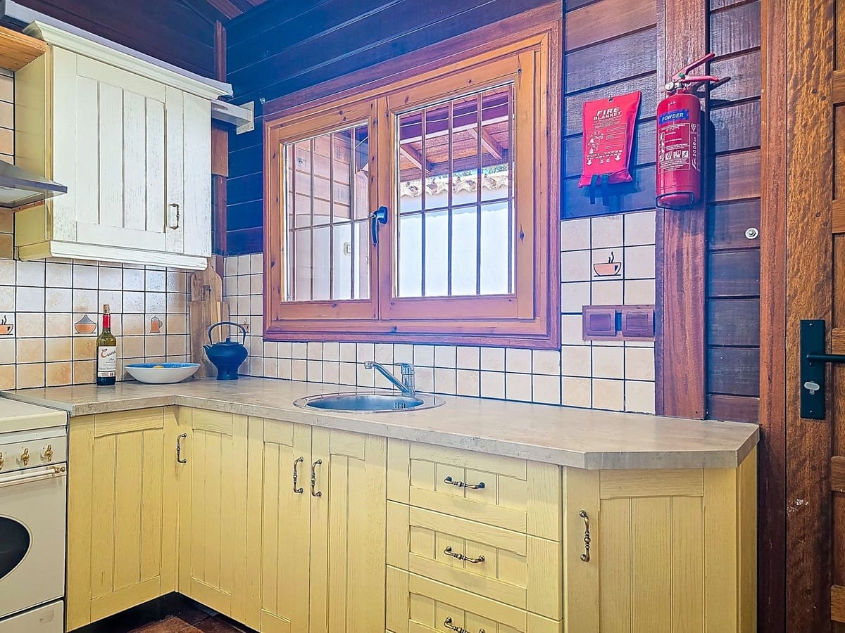 Chalet de 2 habitaciones en Sedella en venta con piscina garaje - 295.000 € (Ref: 9564056)