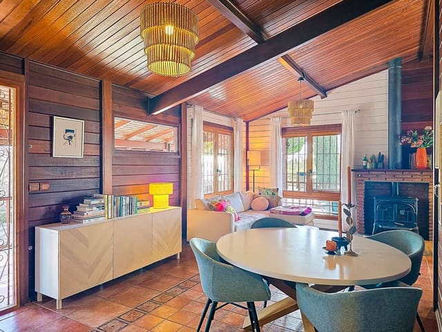 Chalet de 2 habitaciones en Sedella en venta con piscina garaje - 295.000 € (Ref: 9564056)