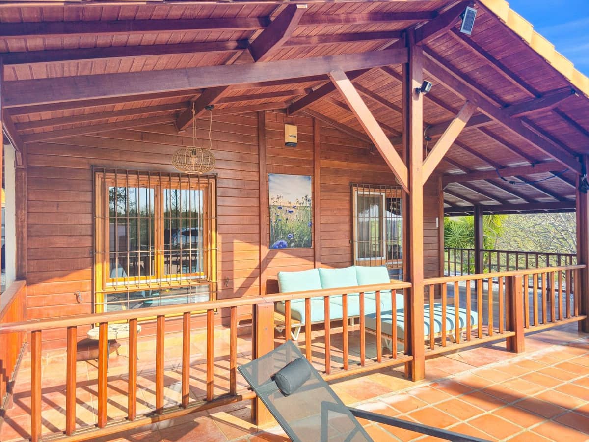 Chalet de 2 habitaciones en Sedella en venta con piscina garaje - 295.000 € (Ref: 9564056)