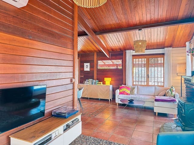 2 sypialnia Willa na sprzedaż w Sedella z basenem garażem - 295 000 € (Ref: 9564056)