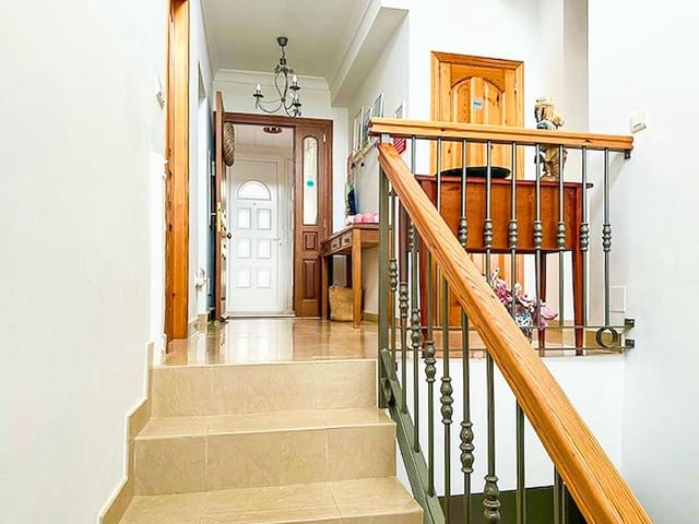 5 bedroom Villa for sale in Archez with pool garage - € 850,000 (Ref: 9585013)