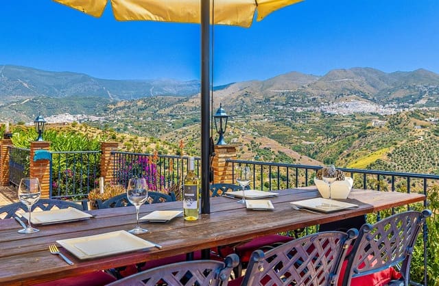 5 bedroom Villa for sale in Archez with pool garage - € 850,000 (Ref: 9585013)