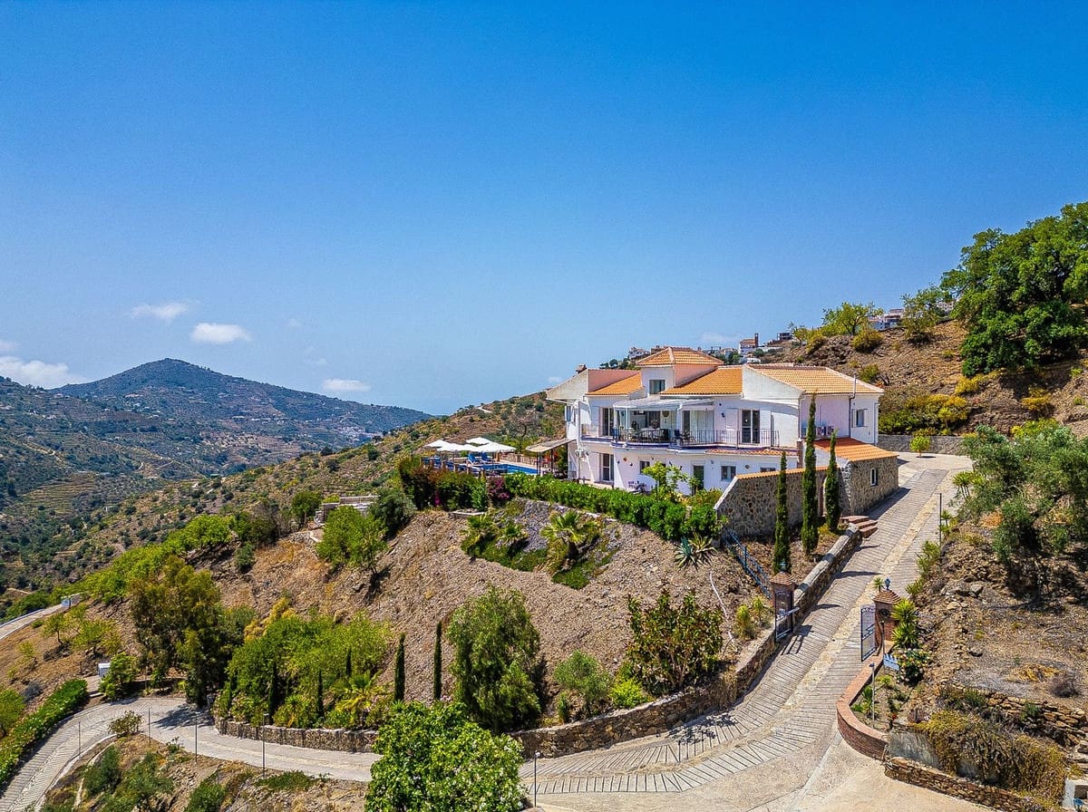 5 Zimmer Villa zu verkaufen in Archez mit Pool Garage - 850.000 € (Ref: 9585013)