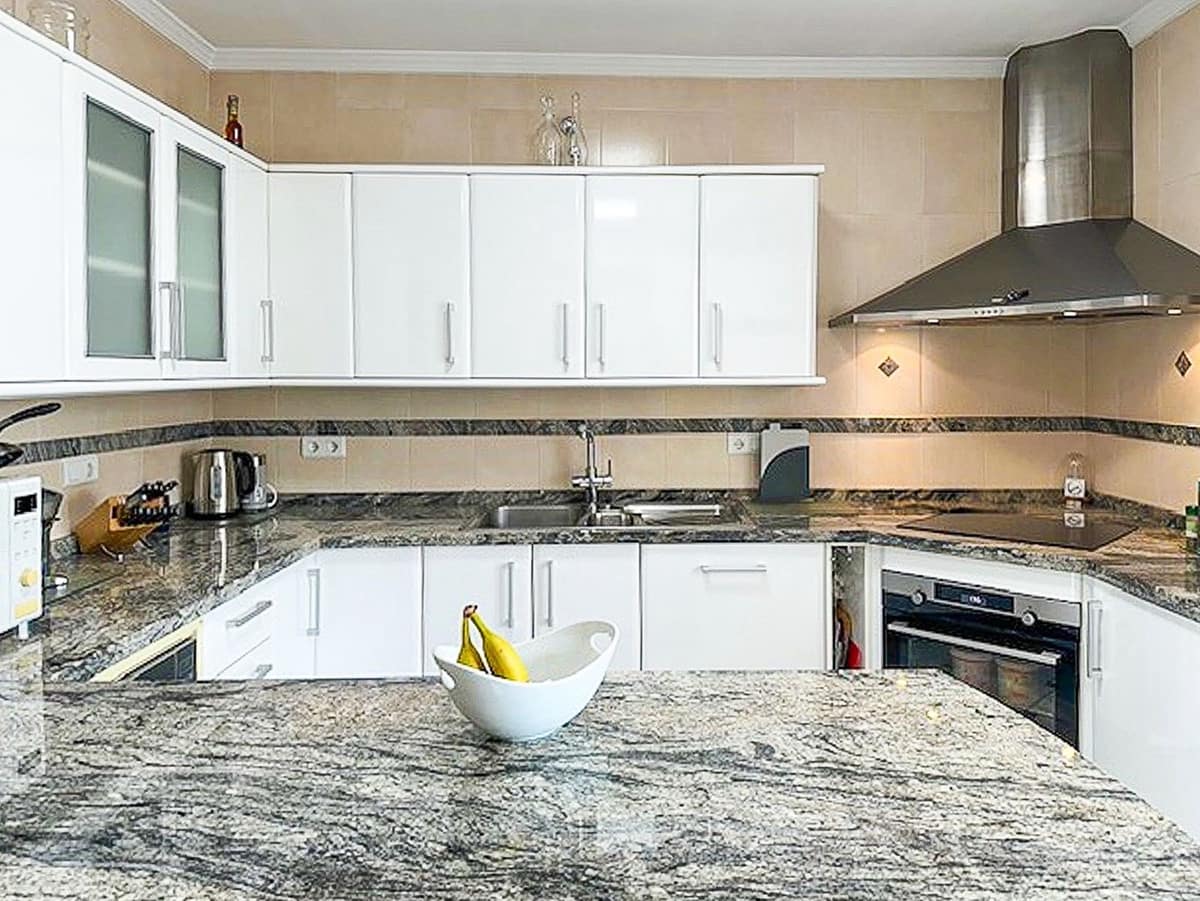 5 Zimmer Villa zu verkaufen in Archez mit Pool Garage - 850.000 € (Ref: 9585013)