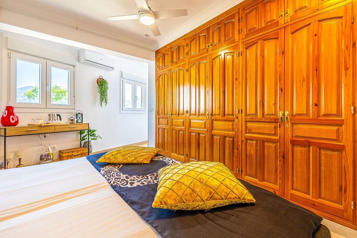 5 Zimmer Villa zu verkaufen in Archez mit Pool Garage - 850.000 € (Ref: 9585013)