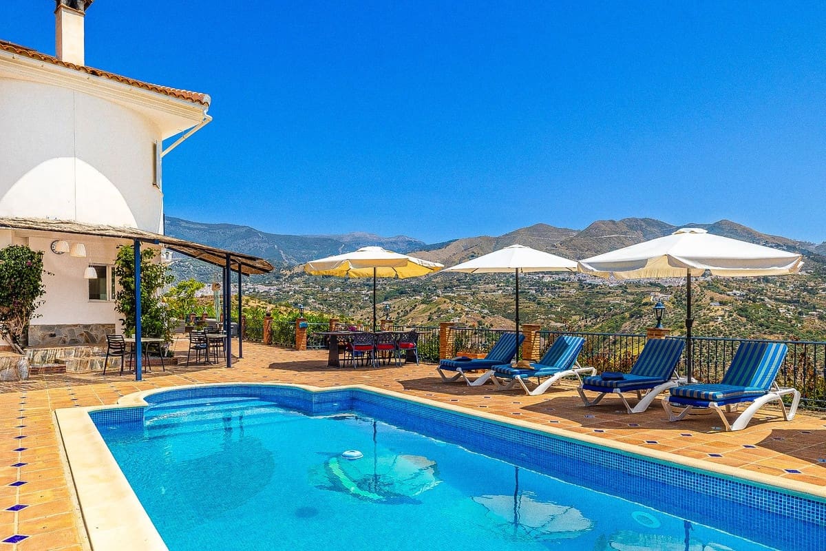 5 Zimmer Villa zu verkaufen in Archez mit Pool Garage - 850.000 € (Ref: 9585013)