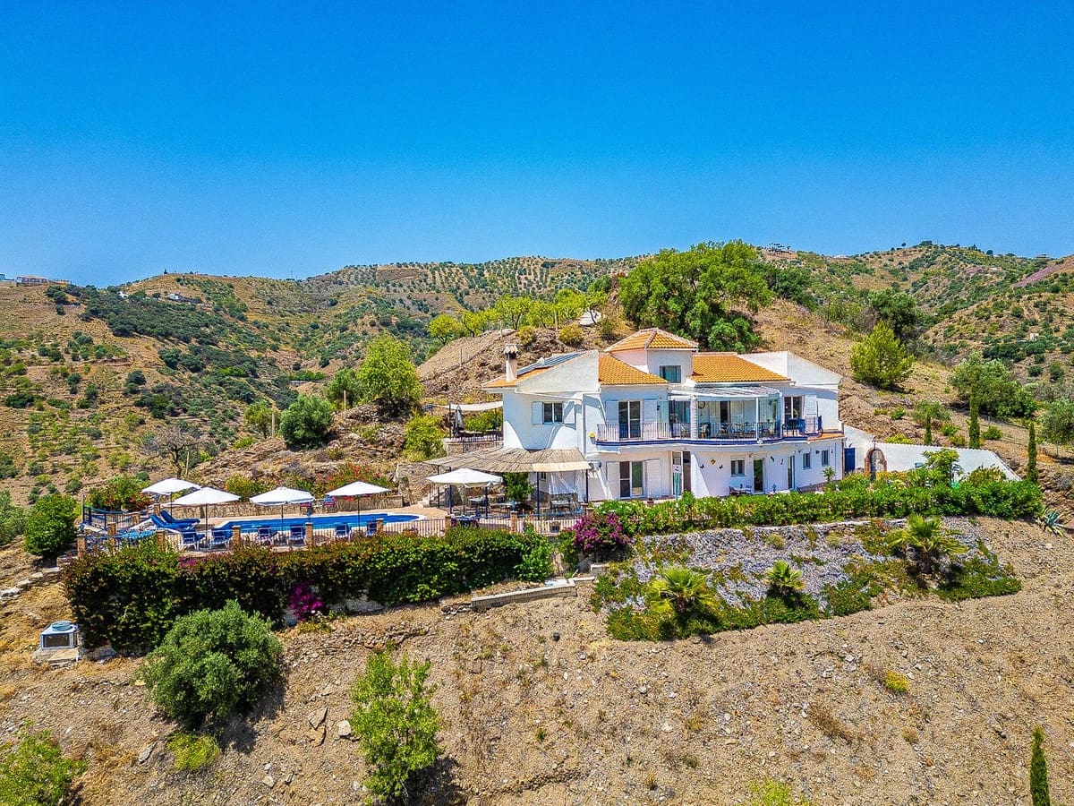 5 Zimmer Villa zu verkaufen in Archez mit Pool Garage - 850.000 € (Ref: 9585013)