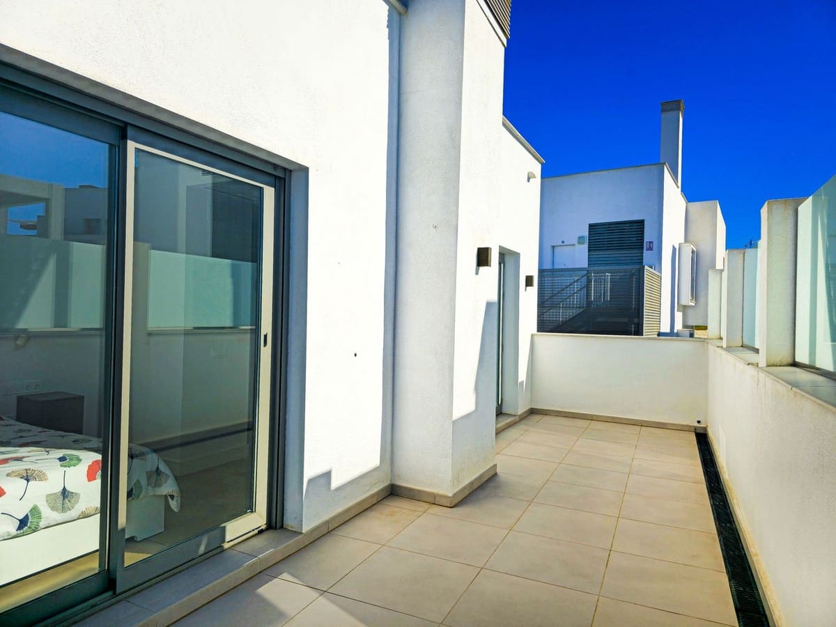 2 soveværelse Penthouse til salg i Caleta de Velez med swimmingpool garage - € 449.000 (Ref: 9592209)