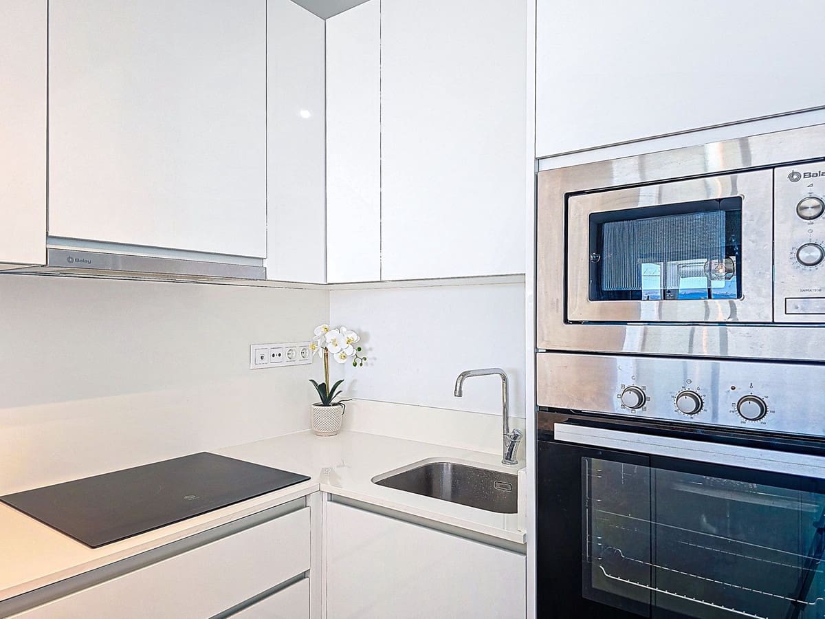 2 soveværelse Penthouse til salg i Caleta de Velez med swimmingpool garage - € 449.000 (Ref: 9592209)