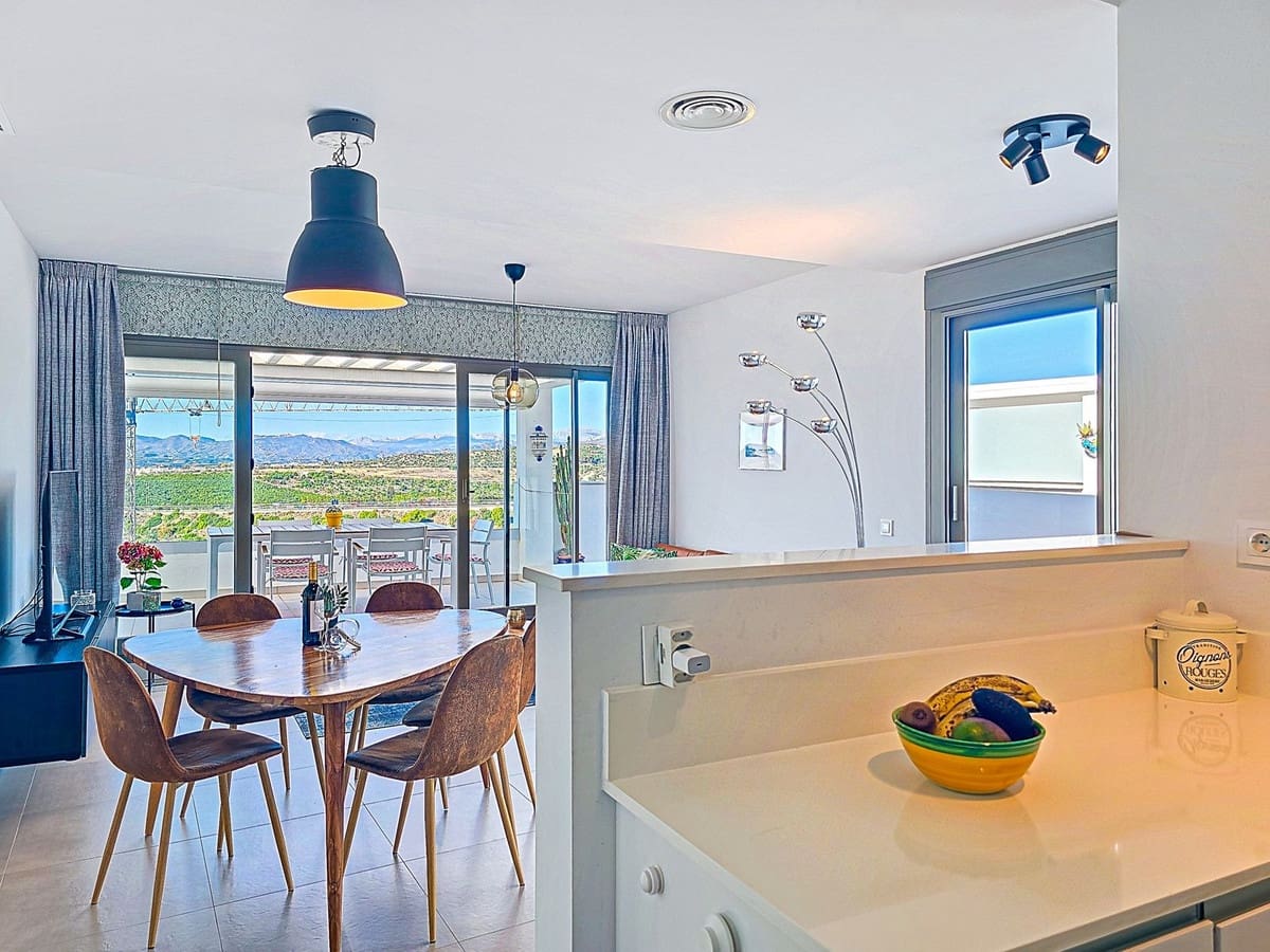 2 soveværelse Penthouse til salg i Caleta de Velez med swimmingpool garage - € 449.000 (Ref: 9592209)
