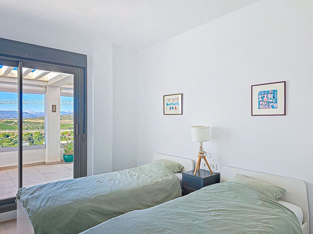 2 soveværelse Penthouse til salg i Caleta de Velez med swimmingpool garage - € 449.000 (Ref: 9592209)