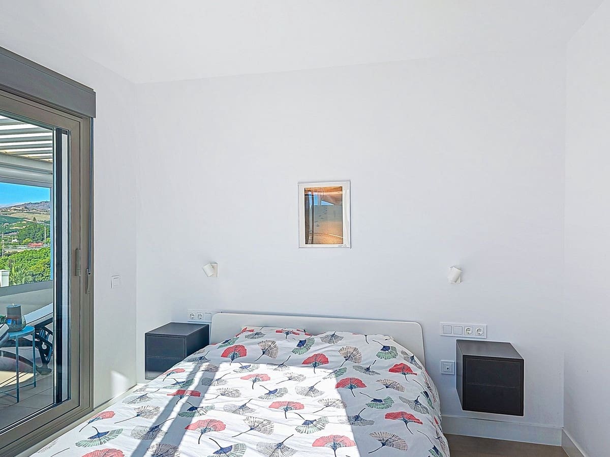 2 bedroom Penthouse for sale in Caleta de Velez with pool garage - € 449,000 (Ref: 9592209)