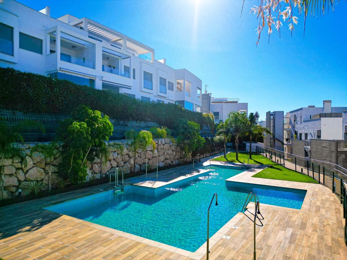2 bedroom Penthouse for sale in Caleta de Velez with pool garage - € 449,000 (Ref: 9592209)