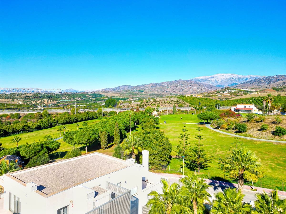 2 bedroom Penthouse for sale in Caleta de Velez with pool garage - € 449,000 (Ref: 9592209)