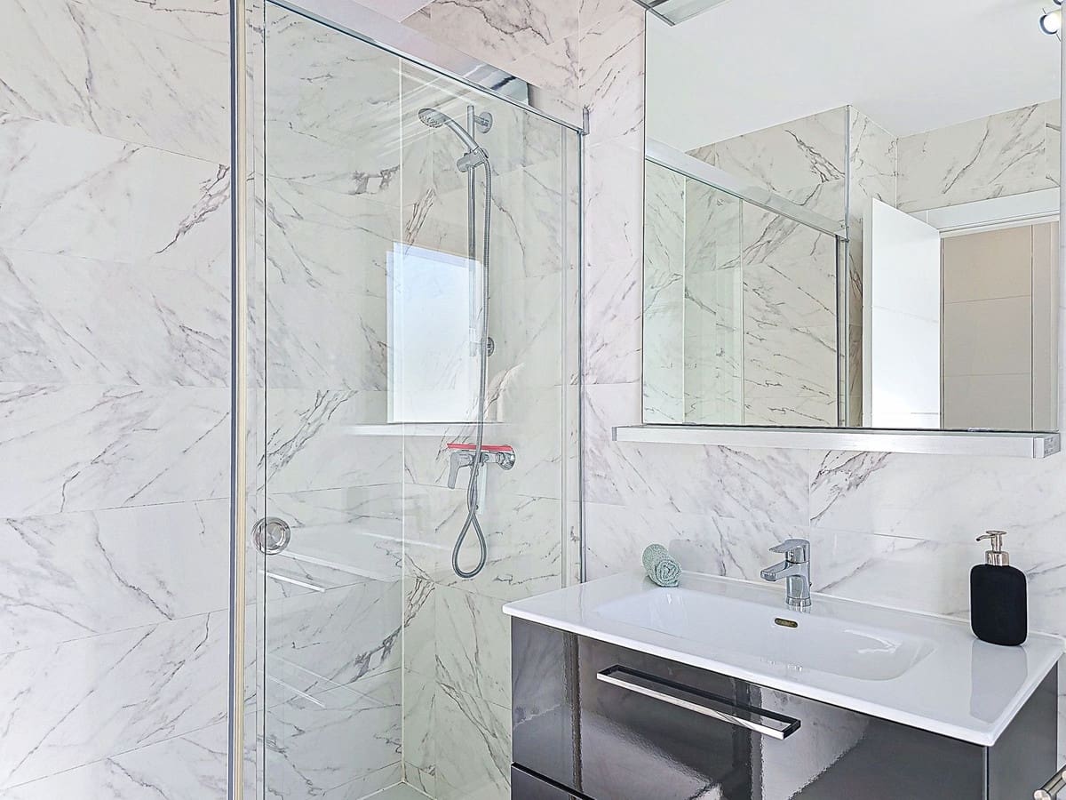 2 bedroom Penthouse for sale in Caleta de Velez with pool garage - € 449,000 (Ref: 9592209)