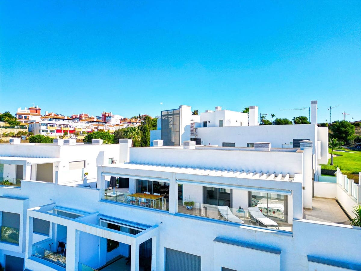 2 bedroom Penthouse for sale in Caleta de Velez with pool garage - € 449,000 (Ref: 9592209)