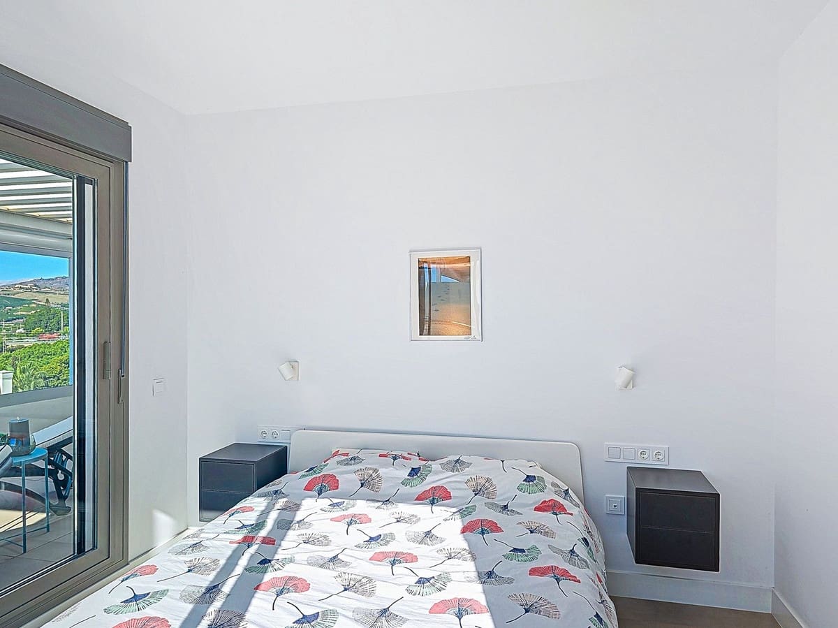 2 bedroom Penthouse for sale in Caleta de Velez with pool garage - € 449,000 (Ref: 9592209)