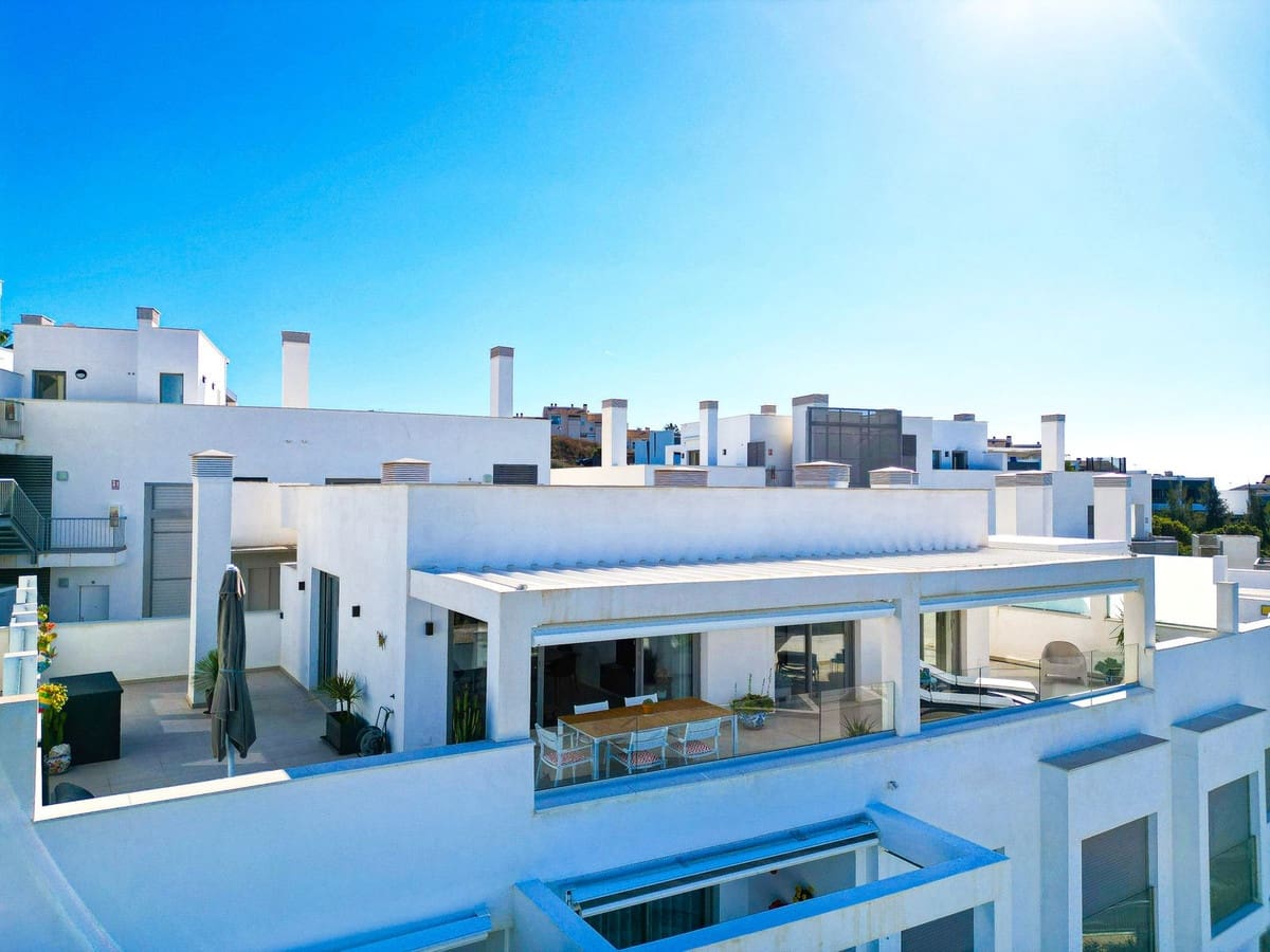 2 bedroom Penthouse for sale in Caleta de Velez with pool garage - € 449,000 (Ref: 9592209)