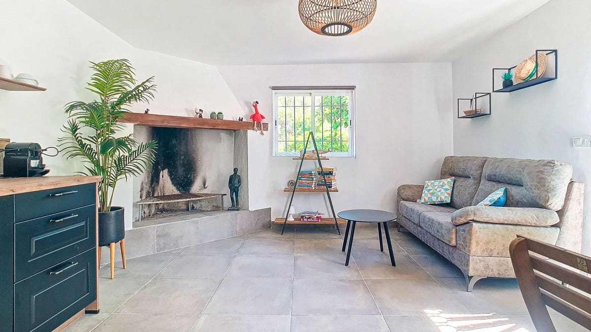 3 soveværelse Finca/Landehus til salg i Velez-Malaga med swimmingpool garage - € 1.150.000 (Ref: 9594512)