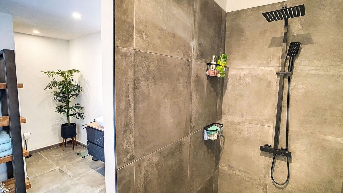 3 soveværelse Finca/Landehus til salg i Velez-Malaga med swimmingpool garage - € 1.150.000 (Ref: 9594512)