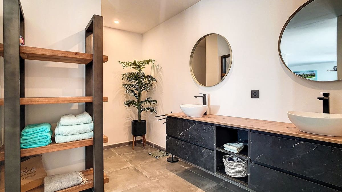 3 soveværelse Finca/Landehus til salg i Velez-Malaga med swimmingpool garage - € 1.150.000 (Ref: 9594512)