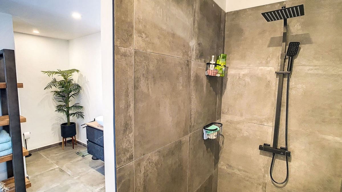 3 soveværelse Finca/Landehus til salg i Velez-Malaga med swimmingpool garage - € 1.150.000 (Ref: 9594512)