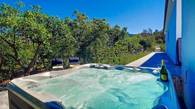 3 soveværelse Finca/Landehus til salg i Vélez-Málaga med swimmingpool garage - € 1.150.000 (Ref: 9594512)