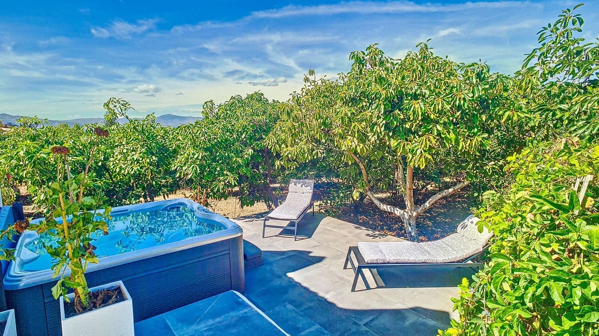 3 soveværelse Finca/Landehus til salg i Velez-Malaga med swimmingpool garage - € 1.150.000 (Ref: 9594512)