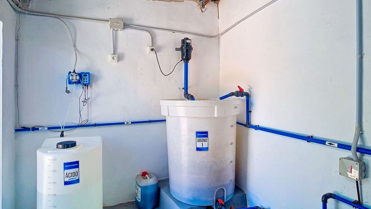 3 soveværelse Finca/Landehus til salg i Velez-Malaga med swimmingpool garage - € 1.150.000 (Ref: 9594512)