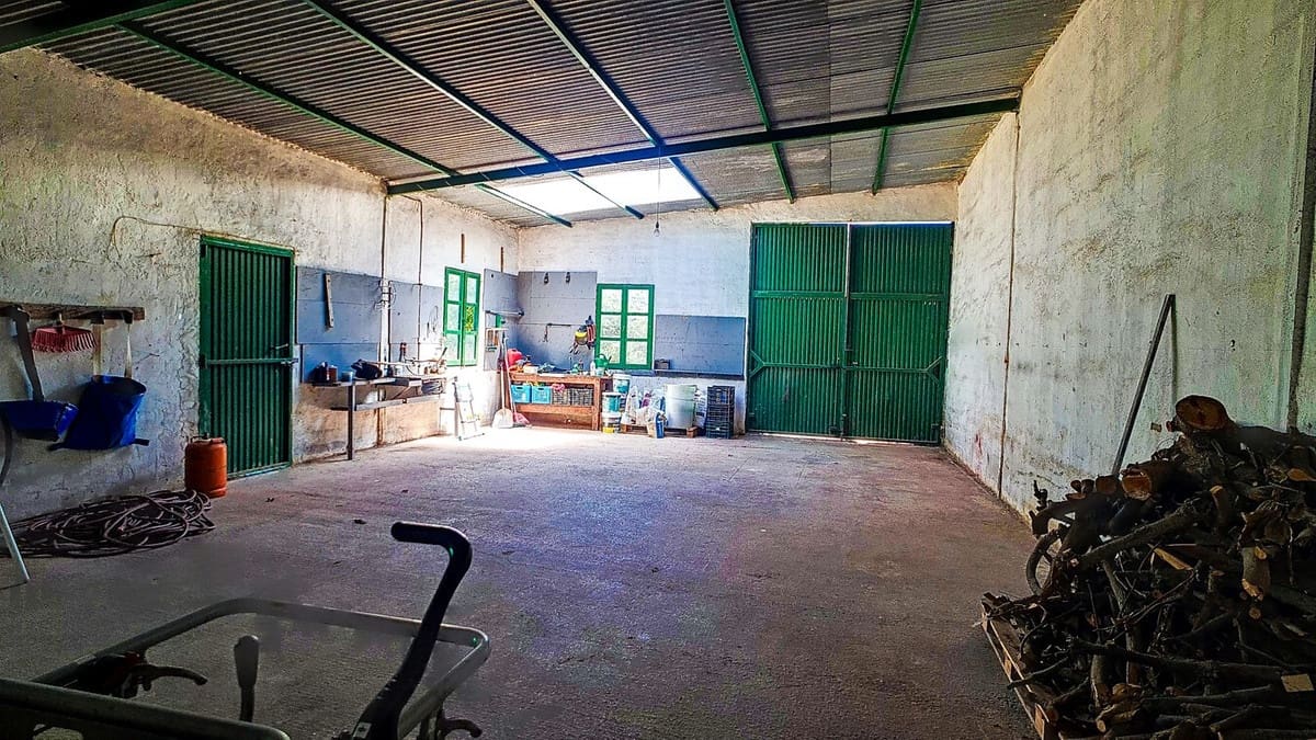 3 soveværelse Finca/Landehus til salg i Velez-Malaga med swimmingpool garage - € 1.150.000 (Ref: 9594512)