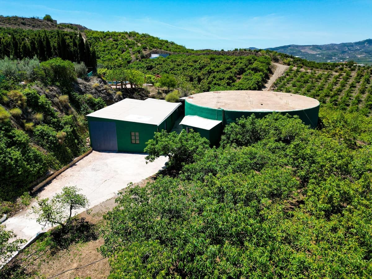 3 soveværelse Finca/Landehus til salg i Velez-Malaga med swimmingpool garage - € 1.150.000 (Ref: 9594512)