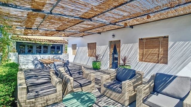 3 makuuhuone Maalaistalo myytävänä paikassa Vélez-Málaga mukana uima-altaan 
autotalli - 1 150 000 € (Ref: 9594512)
