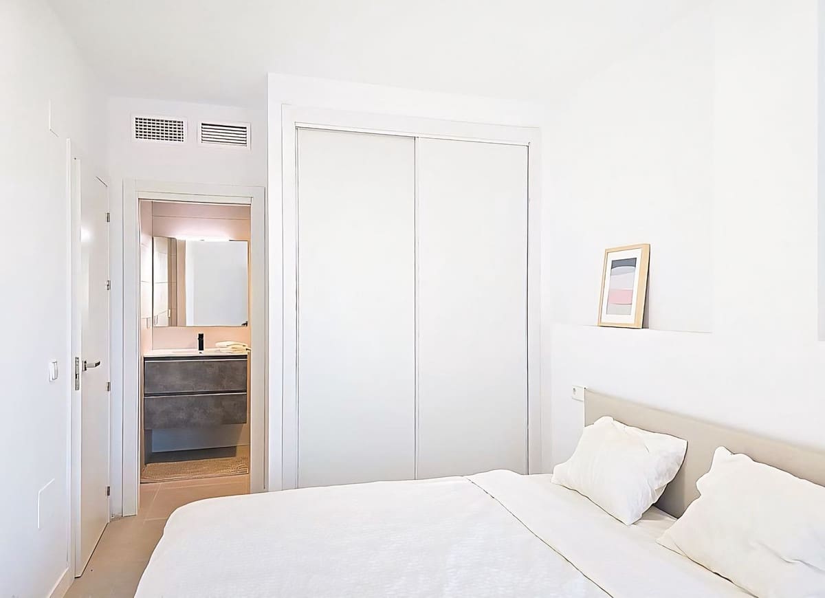 Ático de 2 habitaciones en Almayate en venta con piscina garaje - 385.000 € (Ref: 9609539)