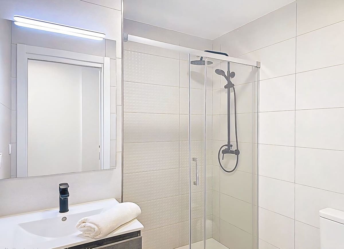 Ático de 2 habitaciones en Almayate en venta con piscina garaje - 385.000 € (Ref: 9609539)