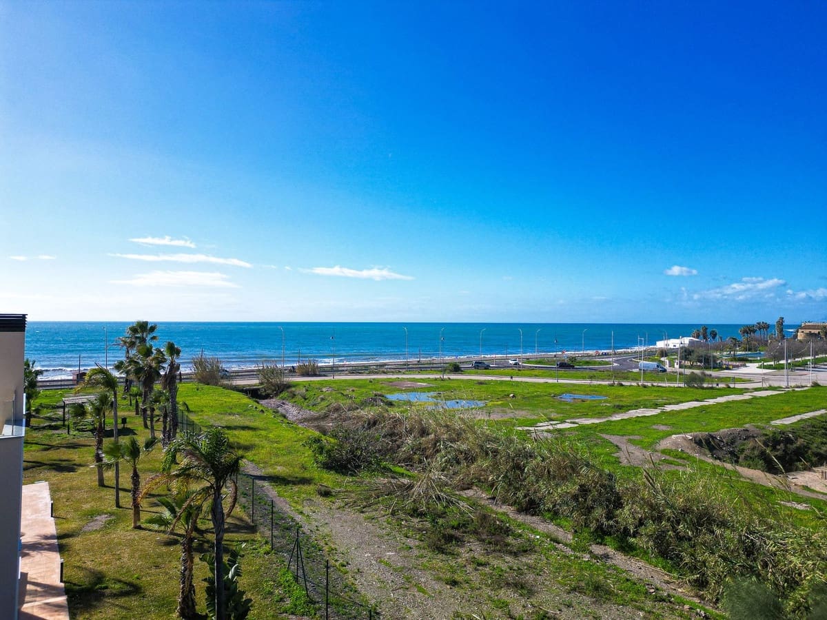 Ático de 2 habitaciones en Almayate en venta con piscina garaje - 385.000 € (Ref: 9609539)