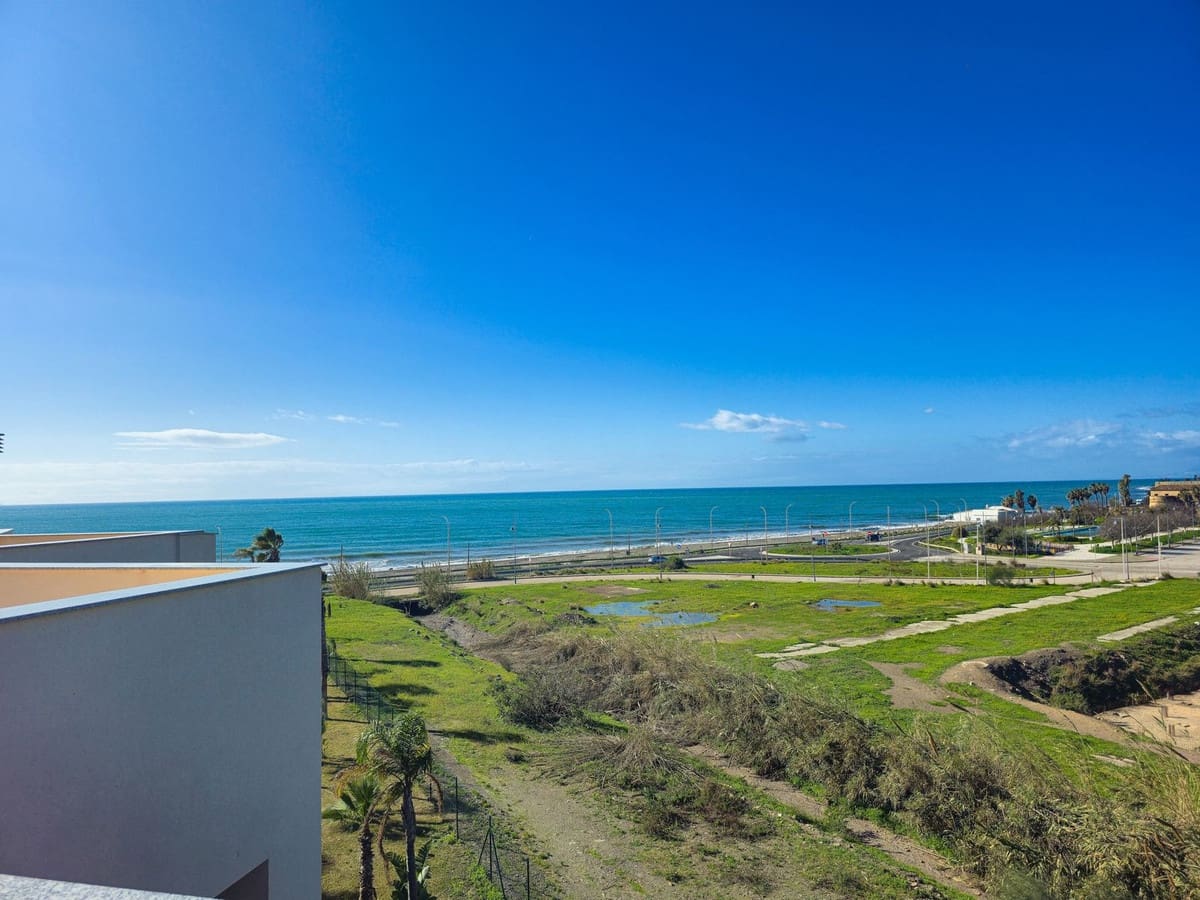 Ático de 2 habitaciones en Almayate en venta con piscina garaje - 385.000 € (Ref: 9609539)