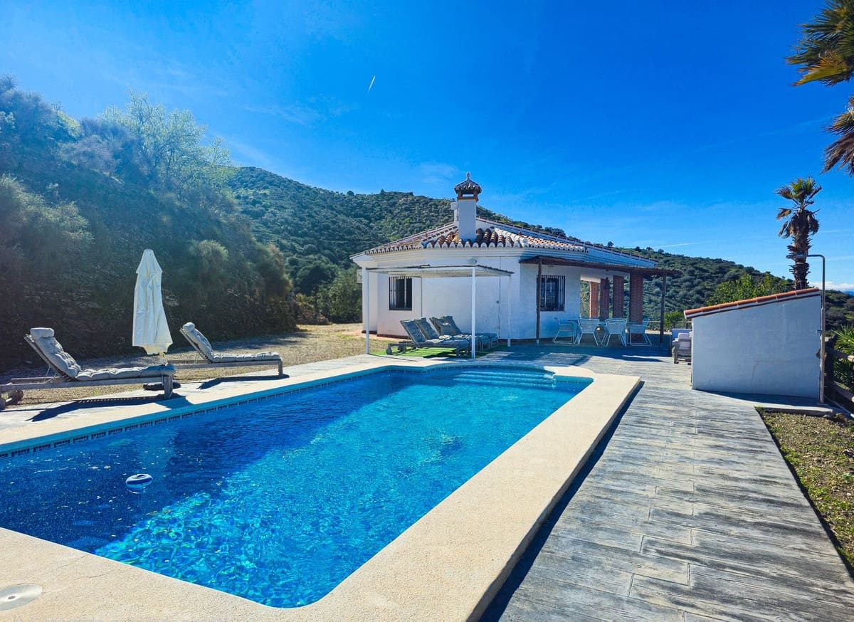 3 soveværelse Villa til salg i Arenas med swimmingpool - € 420.000 (Ref: 9610806)