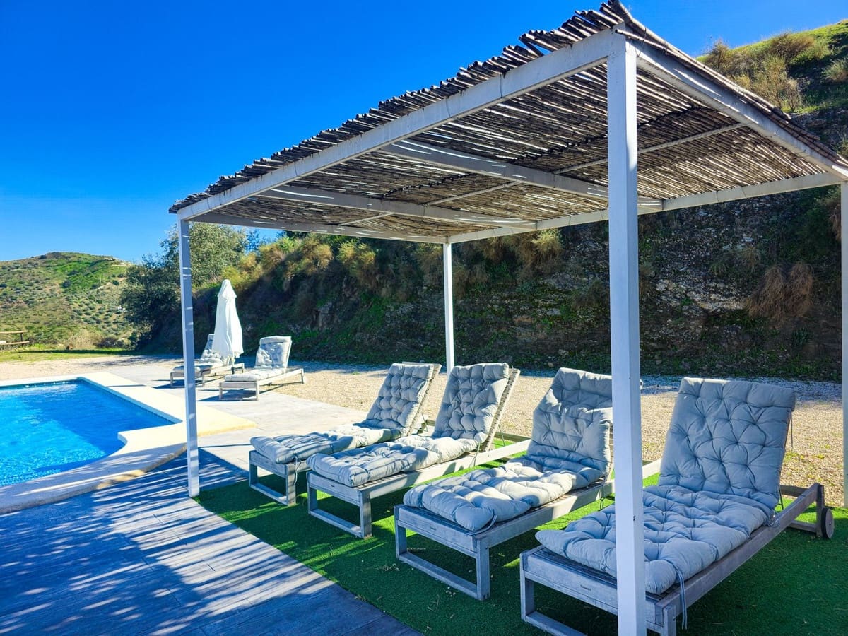 3 soveværelse Villa til salg i Arenas med swimmingpool - € 420.000 (Ref: 9610806)