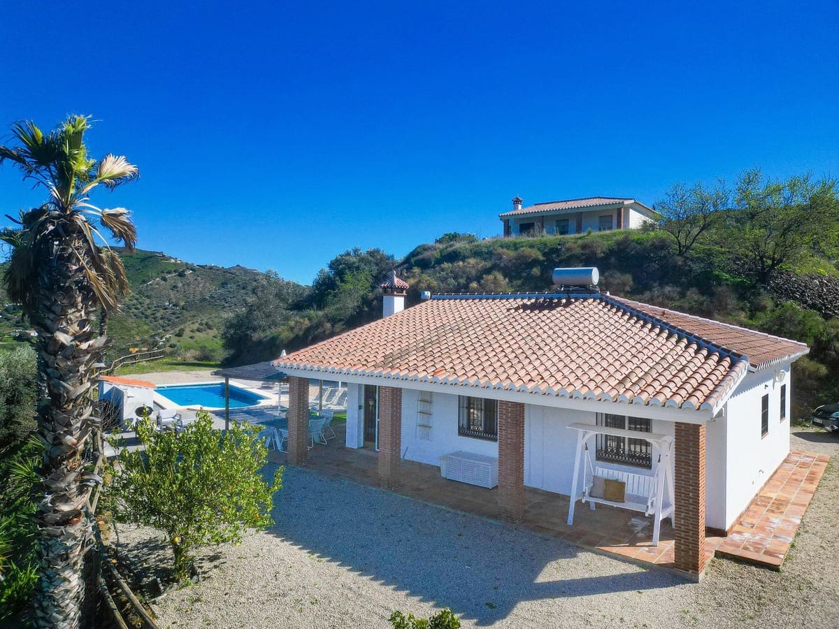 3 soveværelse Villa til salg i Arenas med swimmingpool - € 420.000 (Ref: 9610806)