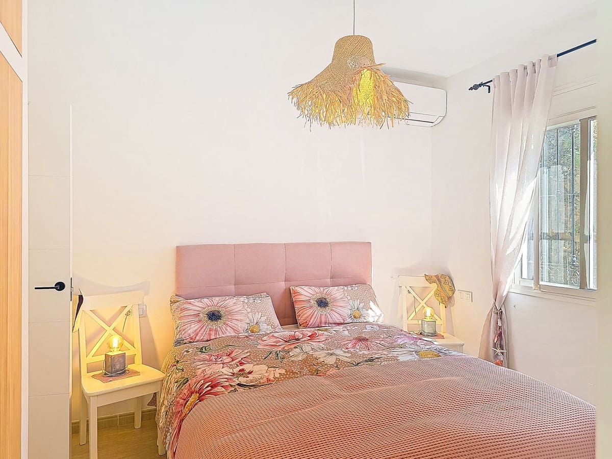 Chalet de 3 habitaciones en Arenas en venta con piscina - 420.000 € (Ref: 9610806)