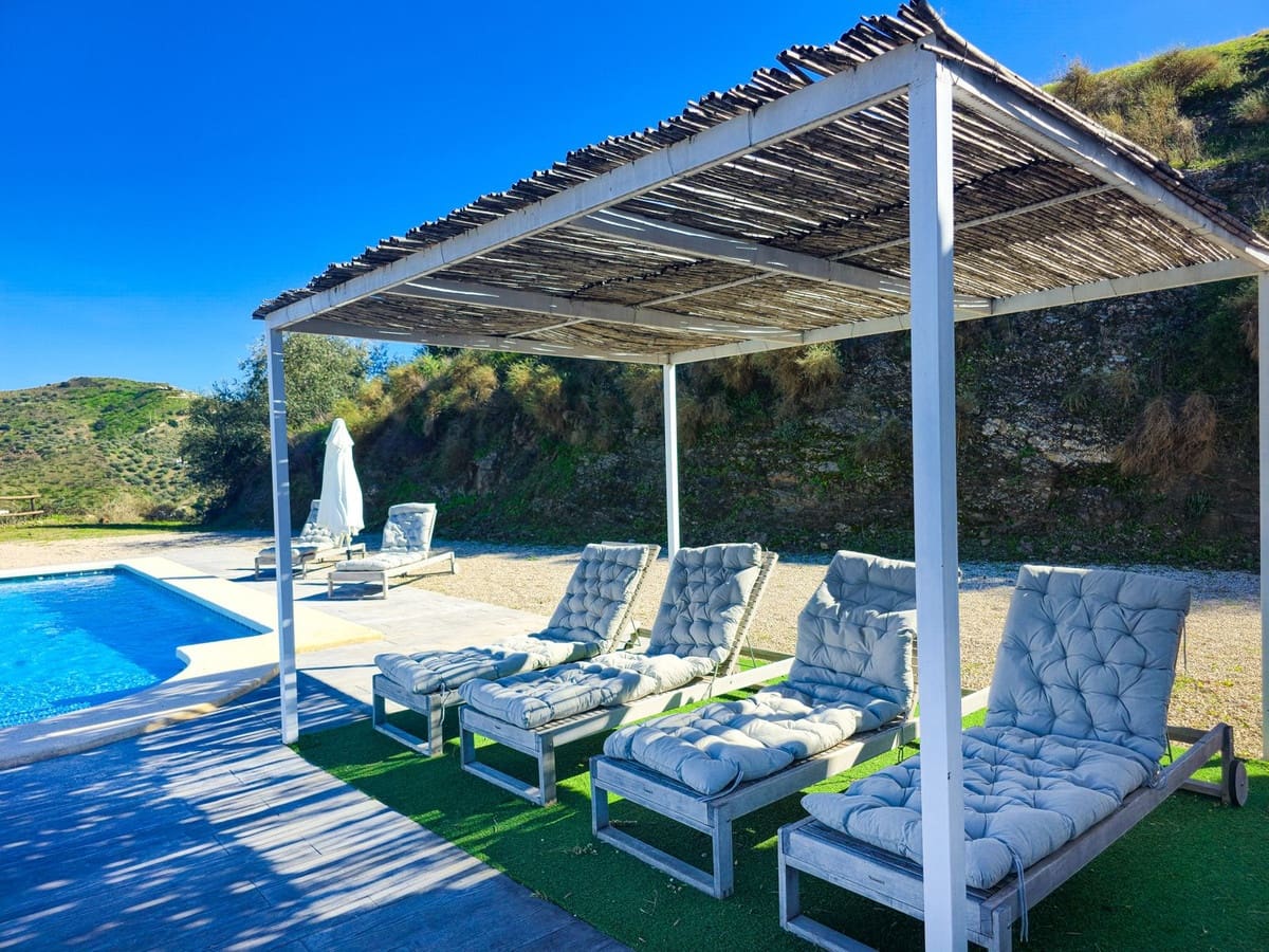 Chalet de 3 habitaciones en Arenas en venta con piscina - 420.000 € (Ref: 9610806)