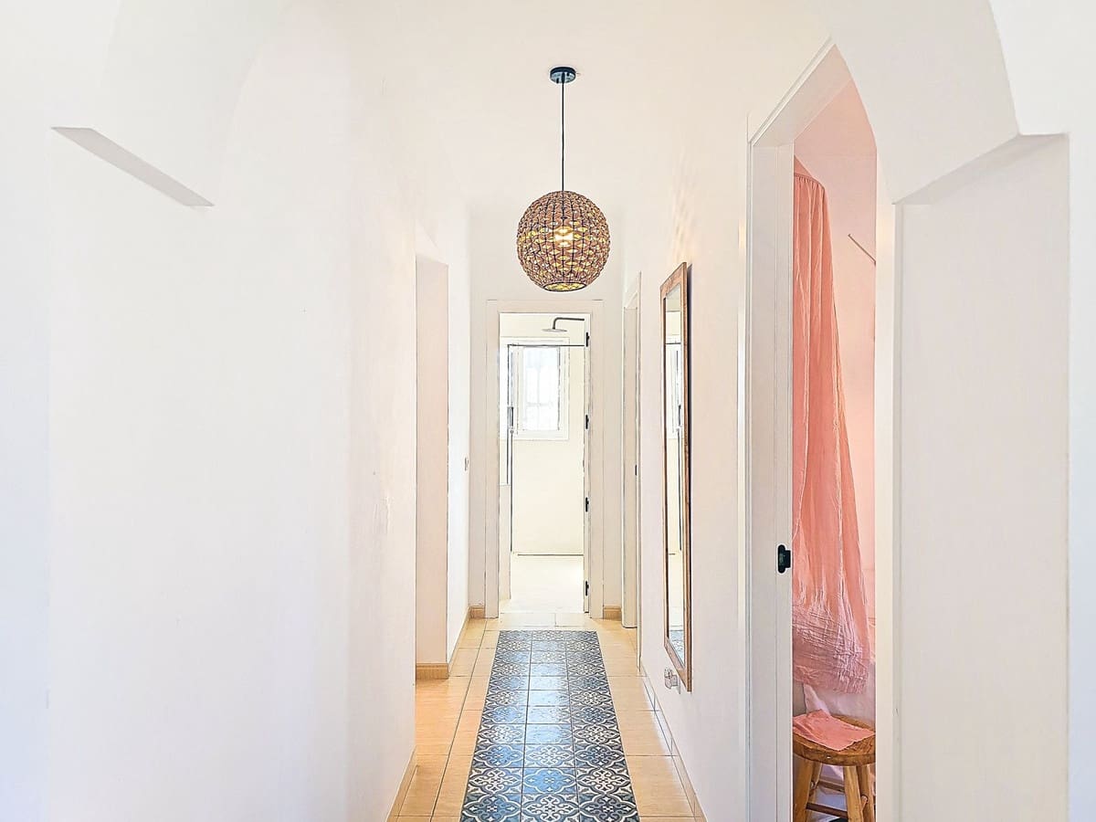 3 bedroom Villa for sale in Arenas with pool - € 420,000 (Ref: 9610806)