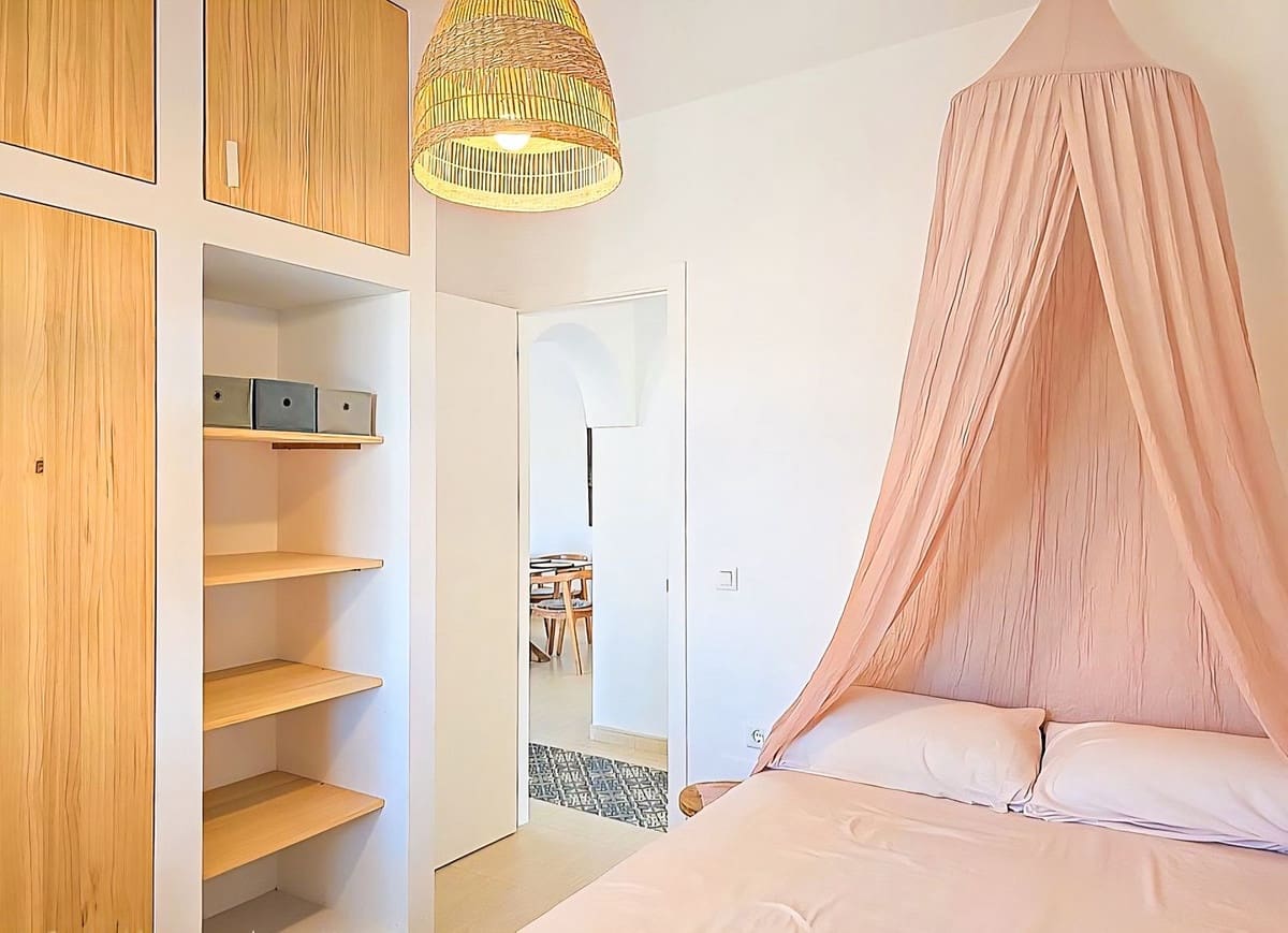 3 bedroom Villa for sale in Arenas with pool - € 420,000 (Ref: 9610806)