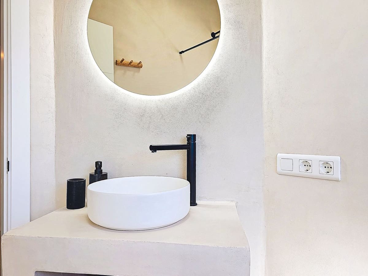 3 bedroom Villa for sale in Arenas with pool - € 420,000 (Ref: 9610806)