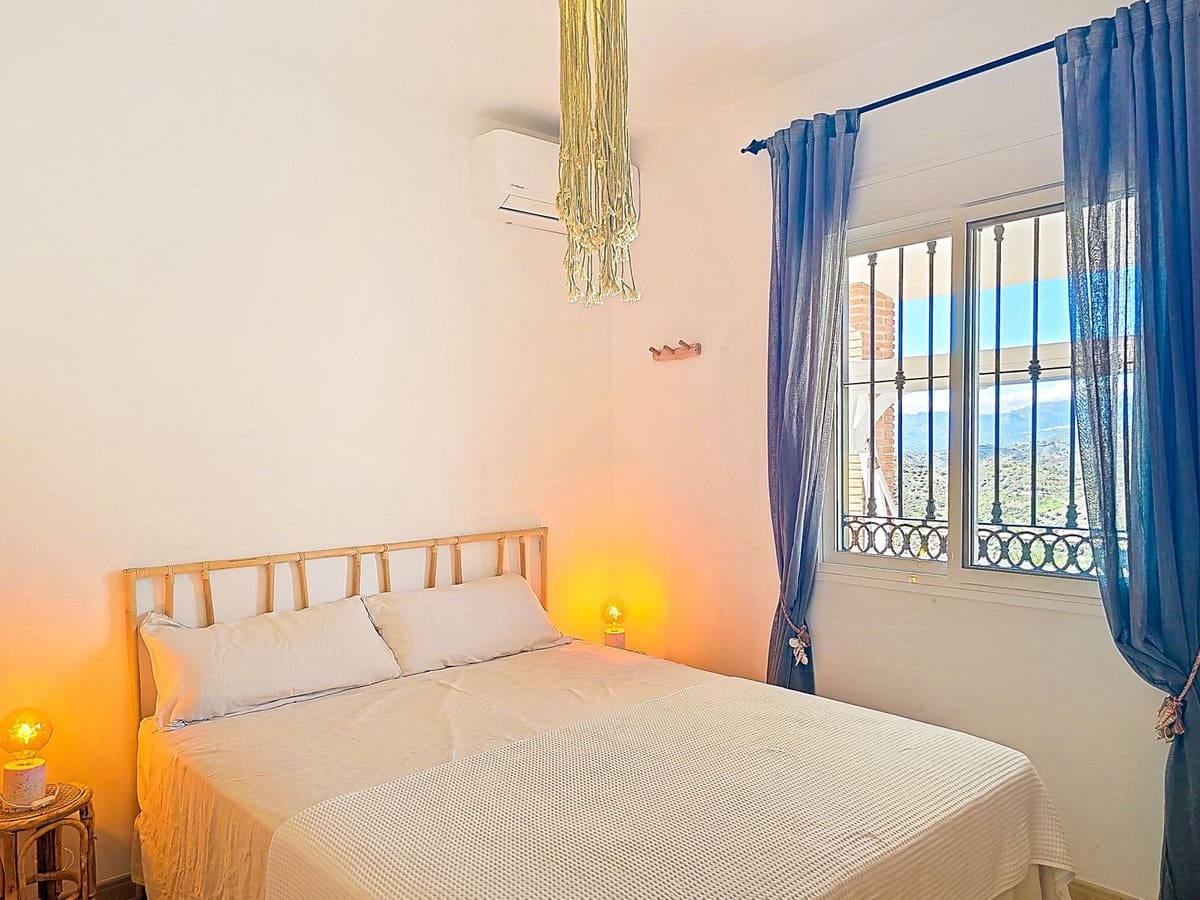 3 bedroom Villa for sale in Arenas with pool - € 420,000 (Ref: 9610806)