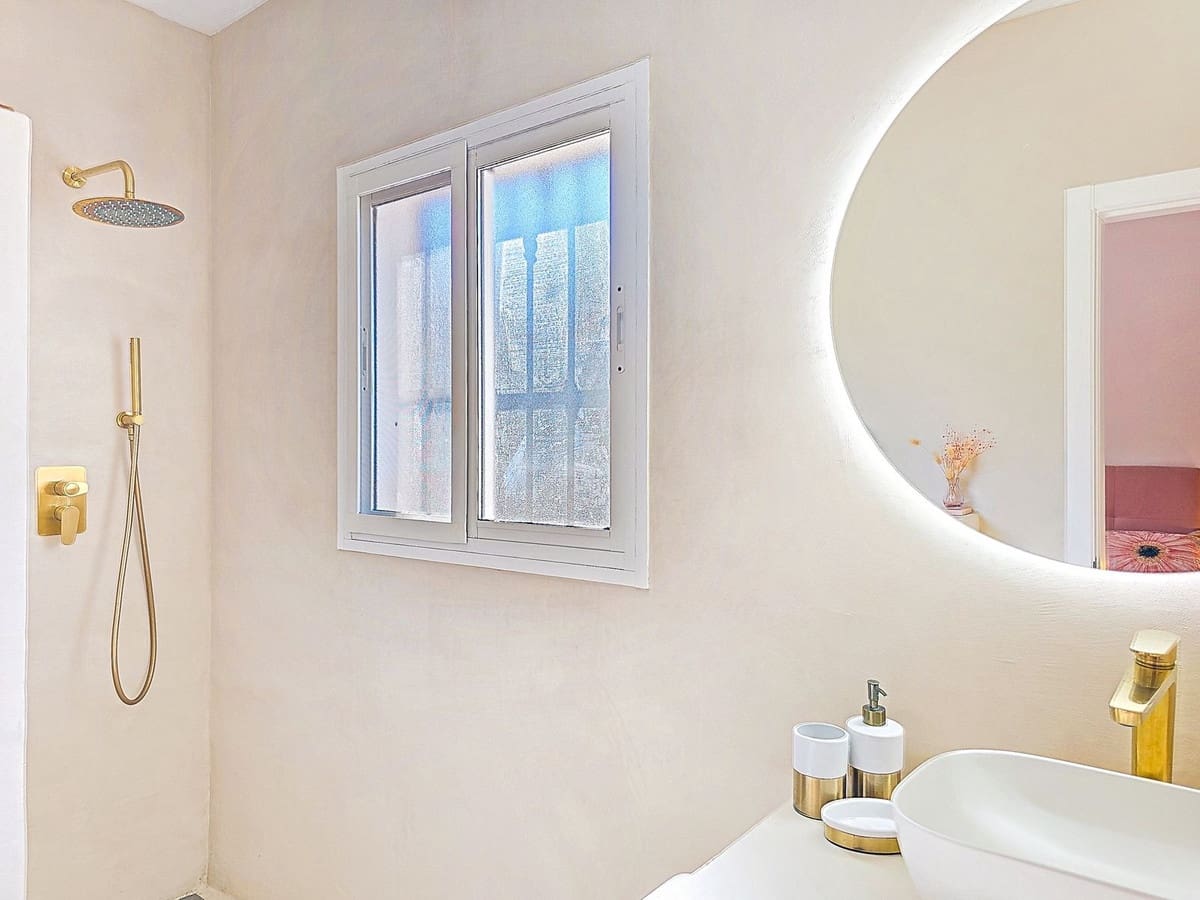 3 bedroom Villa for sale in Arenas with pool - € 420,000 (Ref: 9610806)