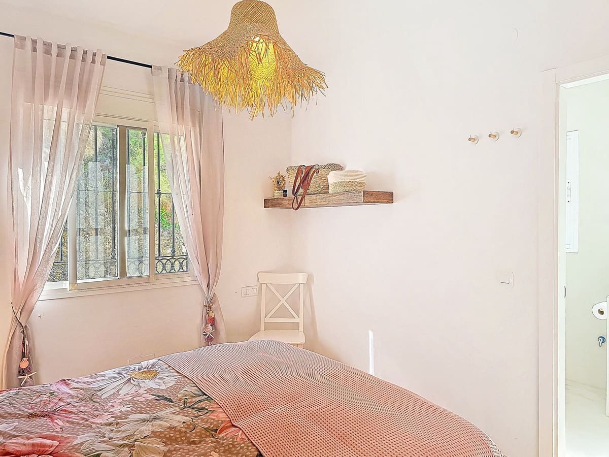 3 bedroom Villa for sale in Arenas with pool - € 420,000 (Ref: 9610806)