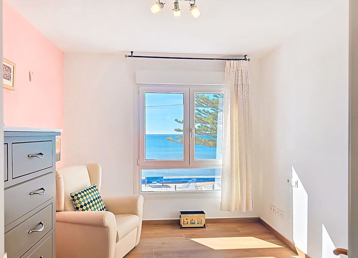 2 soveværelse Semi-Rækkehus til salg i Lagos - € 450.000 (Ref: 9614579)