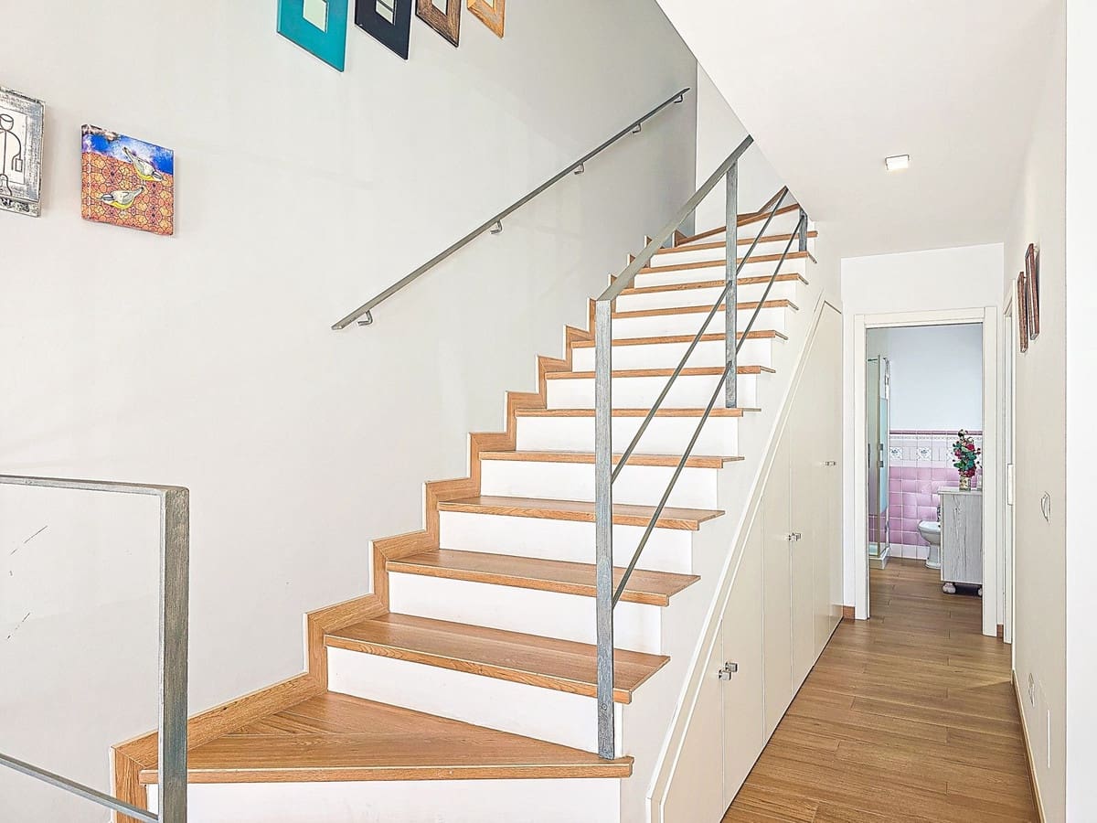 2 soveværelse Semi-Rækkehus til salg i Lagos - € 450.000 (Ref: 9614579)